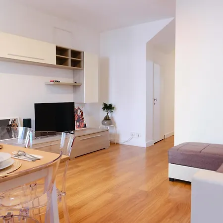 Appartement 300metri Dal Duomo Bilocale Con Corte Privata *